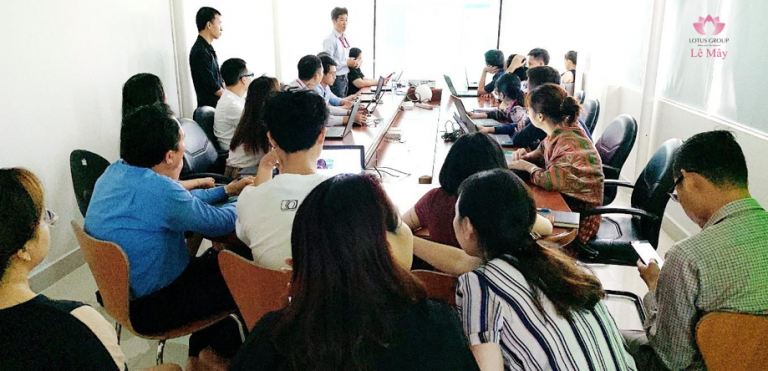 LÊ MÂY 4.0 – ỨNG DỤNG GIẢI PHÁP  CÔNG NGHỆ ĐỂ QUẢN LÝ CÔNG VIỆC
